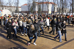Jaunimas šventė linksmai Jaunimas šventė linksmai