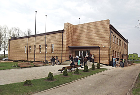 Atidaryti Naisių bendruomenės kultūros namai Atidaryti Naisių bendruomenės kultūros namai