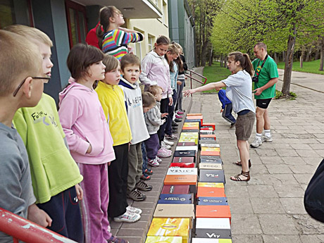 Belgų kariai nepamiršta vaikų namų Belgų kariai nepamiršta vaikų namų