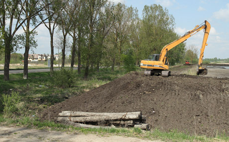 Valdininkai slidinėja ant dramblio Valdininkai slidinėja ant dramblio