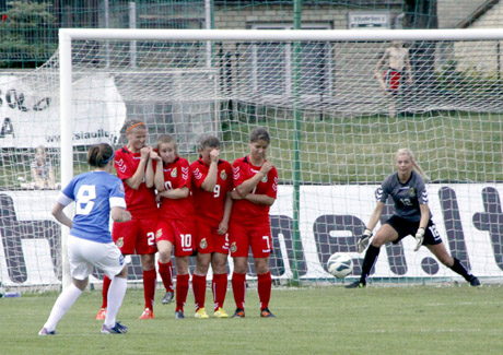 Merginos – čempionės, moterys – antros Merginos – čempionės, moterys – antros