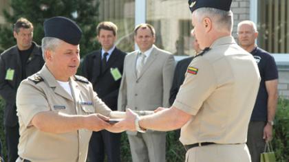 Aviacijos bazėje – dviguba ceremonija