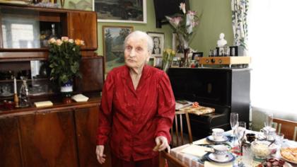 102 gimtadienį ilgaamžė šventė su kava ir šokoladu