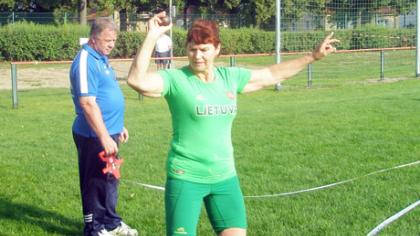 Akmens metimo rekordas priklauso sportininkei iš Radviliškio rajono