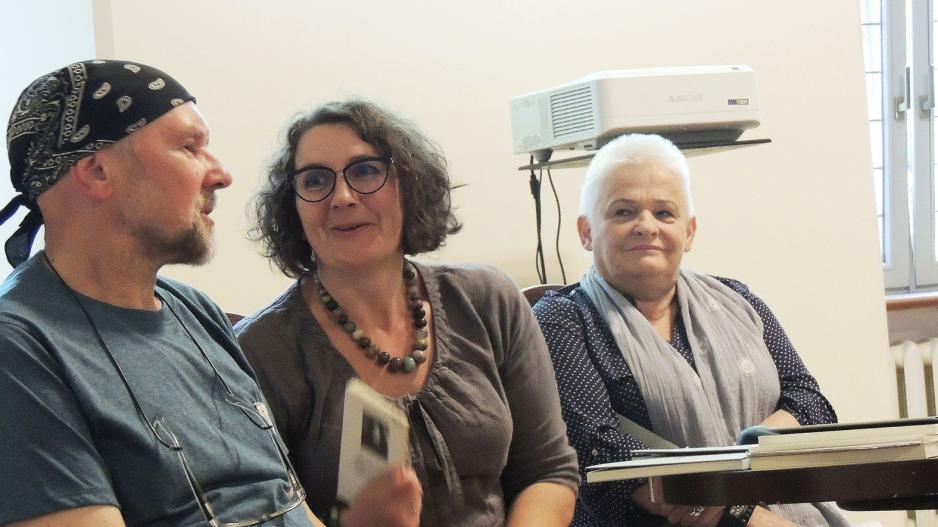 Alio kūrybą vertino poezijos žinovės Edita ir Irutė.
