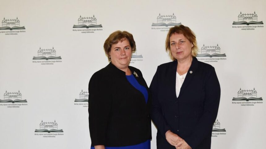 bibliotekosdirektorevvorienekairejegavolrkulturosministropadekosrastajiiteikekulturosviceministrezbr