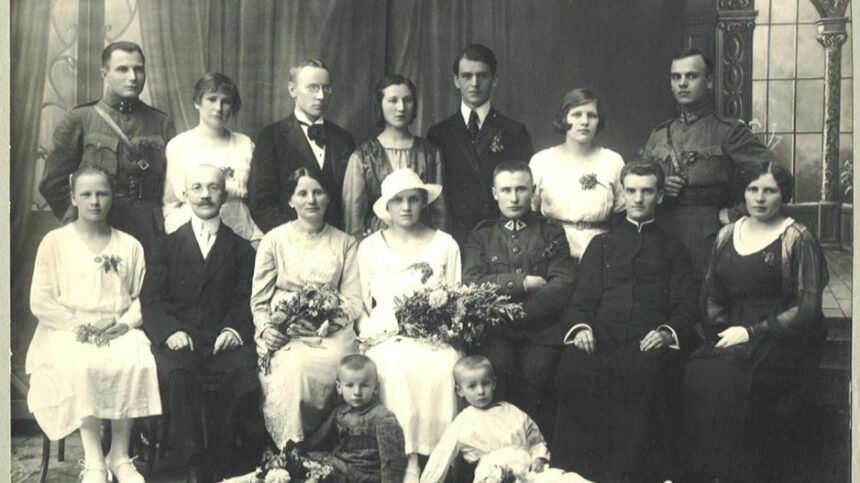 1920-09-12ladiguvestuves1