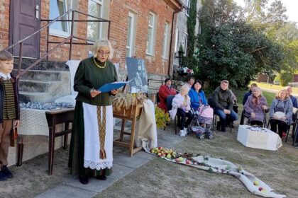 monsinjoras-skujiene