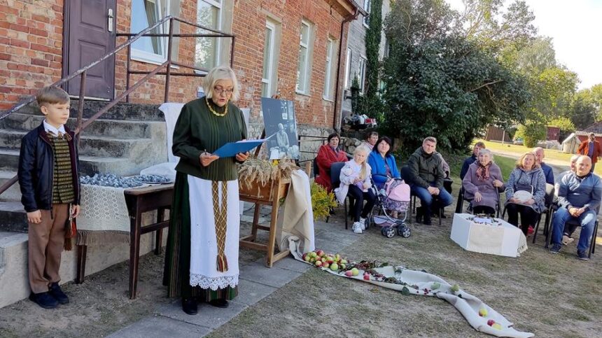 monsinjoras-skujiene