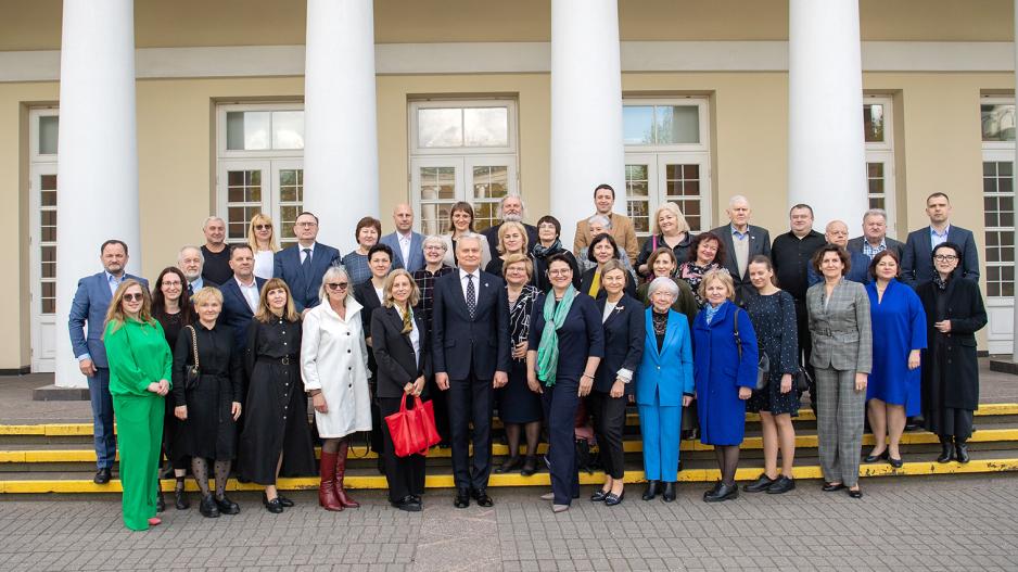 regioninesirrajoninesziniasklaidosatstovaisusitikosulrprezidentu