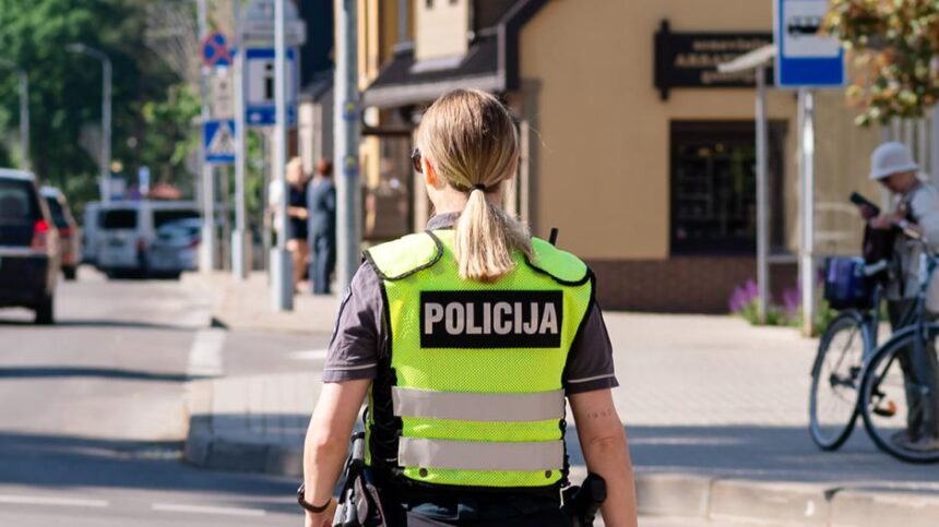 policijaa