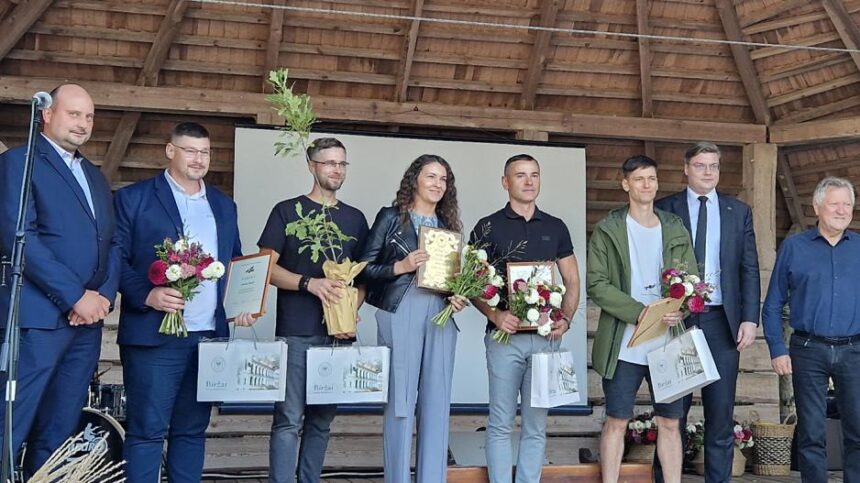 smulkausukionominantai