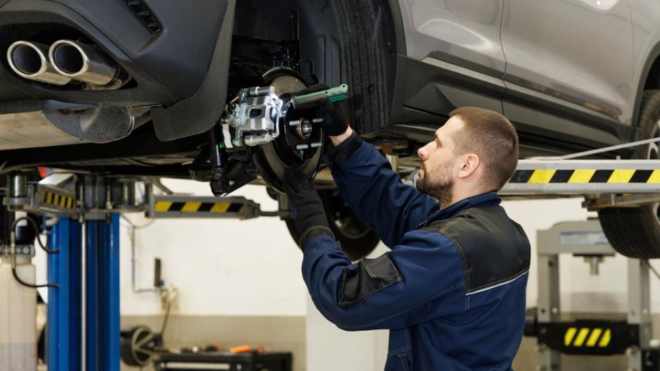 autoservisaskaunenuotravokadostudioshutterstock