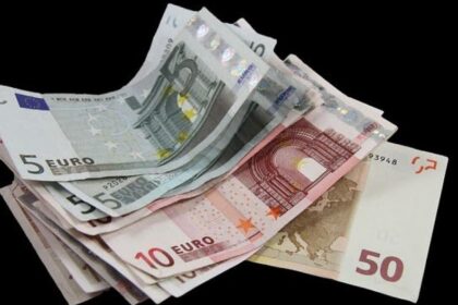 finansiniaisprendimaikaigyvenimasstringa-paskolosesantantstoliams