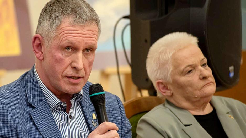 knizikevicius-simas-varziene