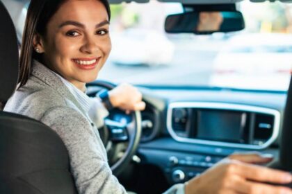 kelioneprasidedanuovairo-kodelmikroautobusonuomataposeimuirkoritu